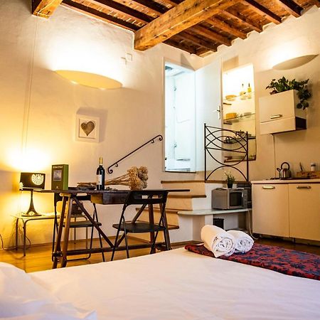 Studio In Tornabuoni Within A Renaissance Building Apartment ฟลอเรนซ์ ภายนอก รูปภาพ