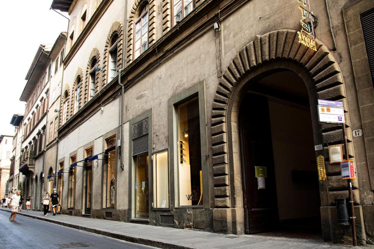 Studio In Tornabuoni Within A Renaissance Building Apartment ฟลอเรนซ์ ภายนอก รูปภาพ