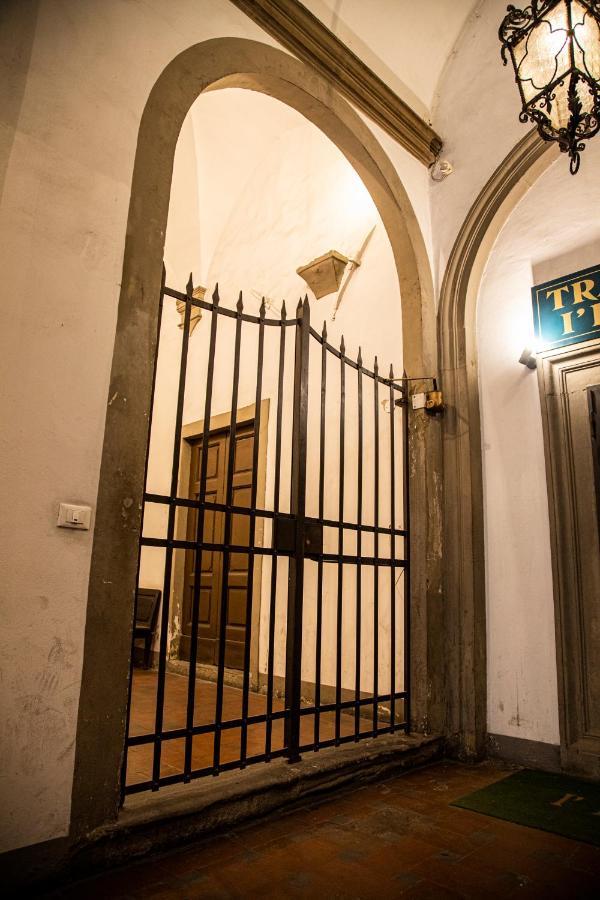 Studio In Tornabuoni Within A Renaissance Building Apartment ฟลอเรนซ์ ภายนอก รูปภาพ