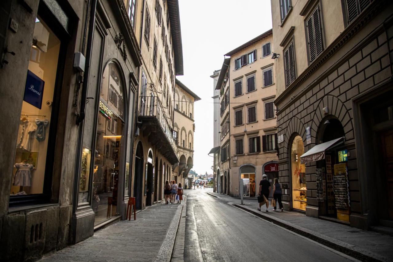 Studio In Tornabuoni Within A Renaissance Building Apartment ฟลอเรนซ์ ภายนอก รูปภาพ