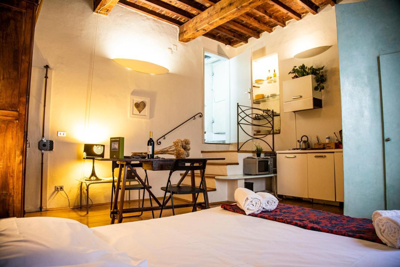 Studio In Tornabuoni Within A Renaissance Building Apartment ฟลอเรนซ์ ภายนอก รูปภาพ